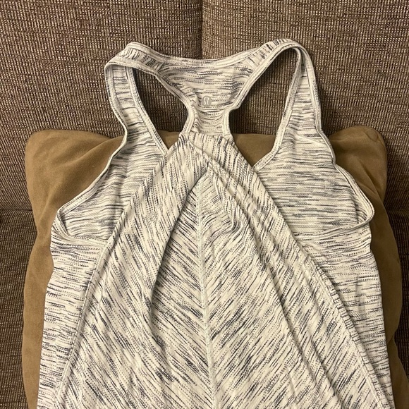 Lululemon tank - Picture 2 of 3